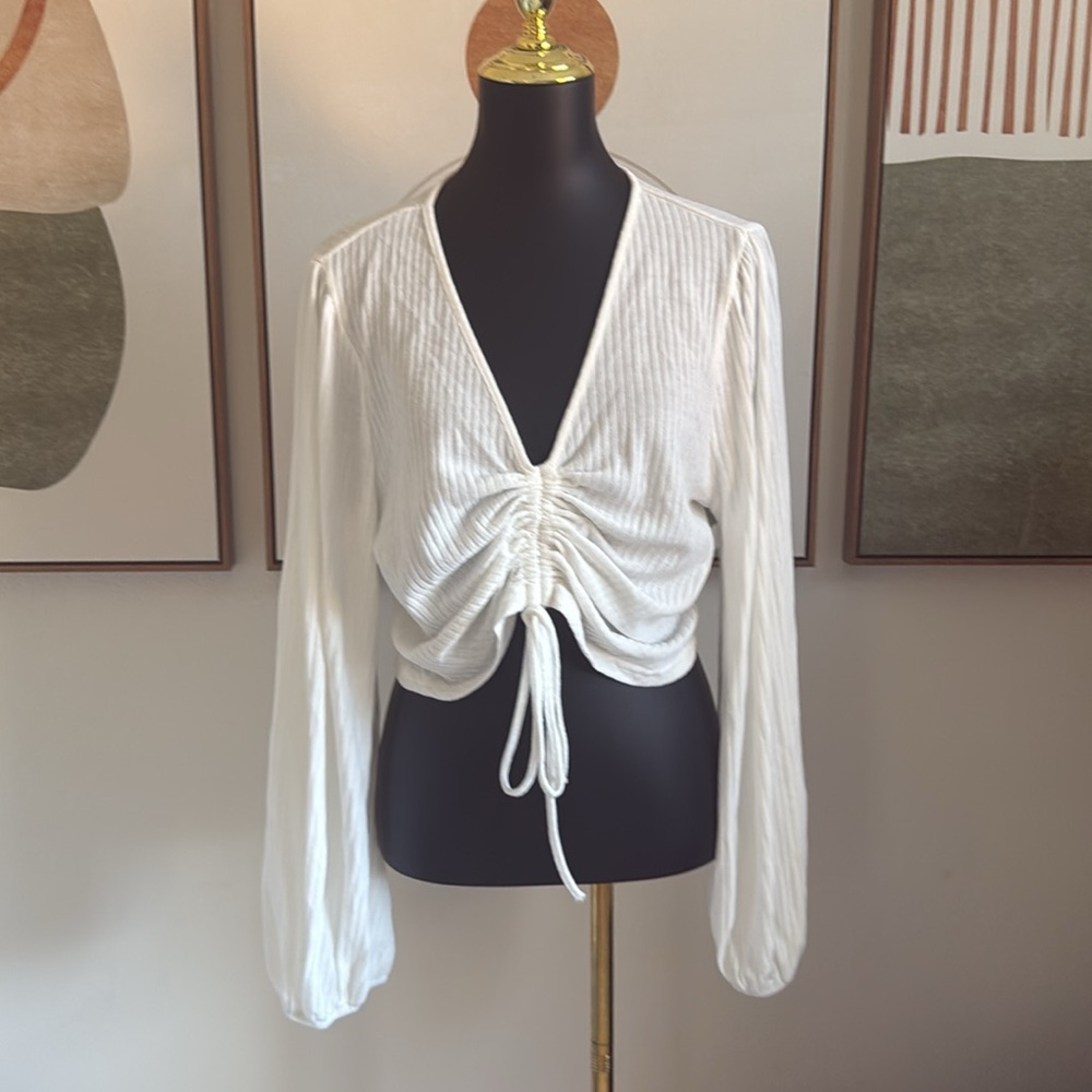3/$10 White Ruched Tie Front Crop Blouse